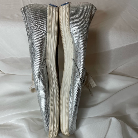 Keds Silver Metallic Sneaker Sz 6.5 - Picture 3 of 11